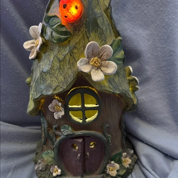 Whimsical Fairy House &Green Roof with Brown Base-figurine - Picture 2 of 6